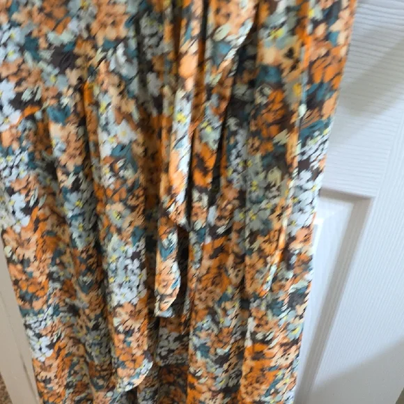 LC Lauren Conrad Autumn Floral Maxi Wrap Dress Size M - Picture 6 of 10